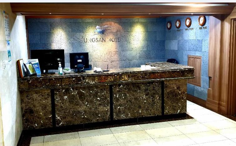 Sungsan Hotel Чханвон Экстерьер фото