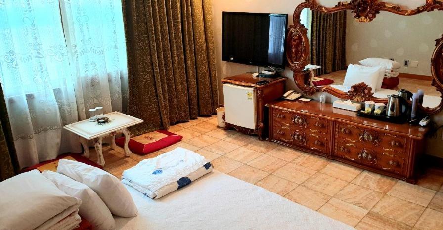 Sungsan Hotel Чханвон Экстерьер фото